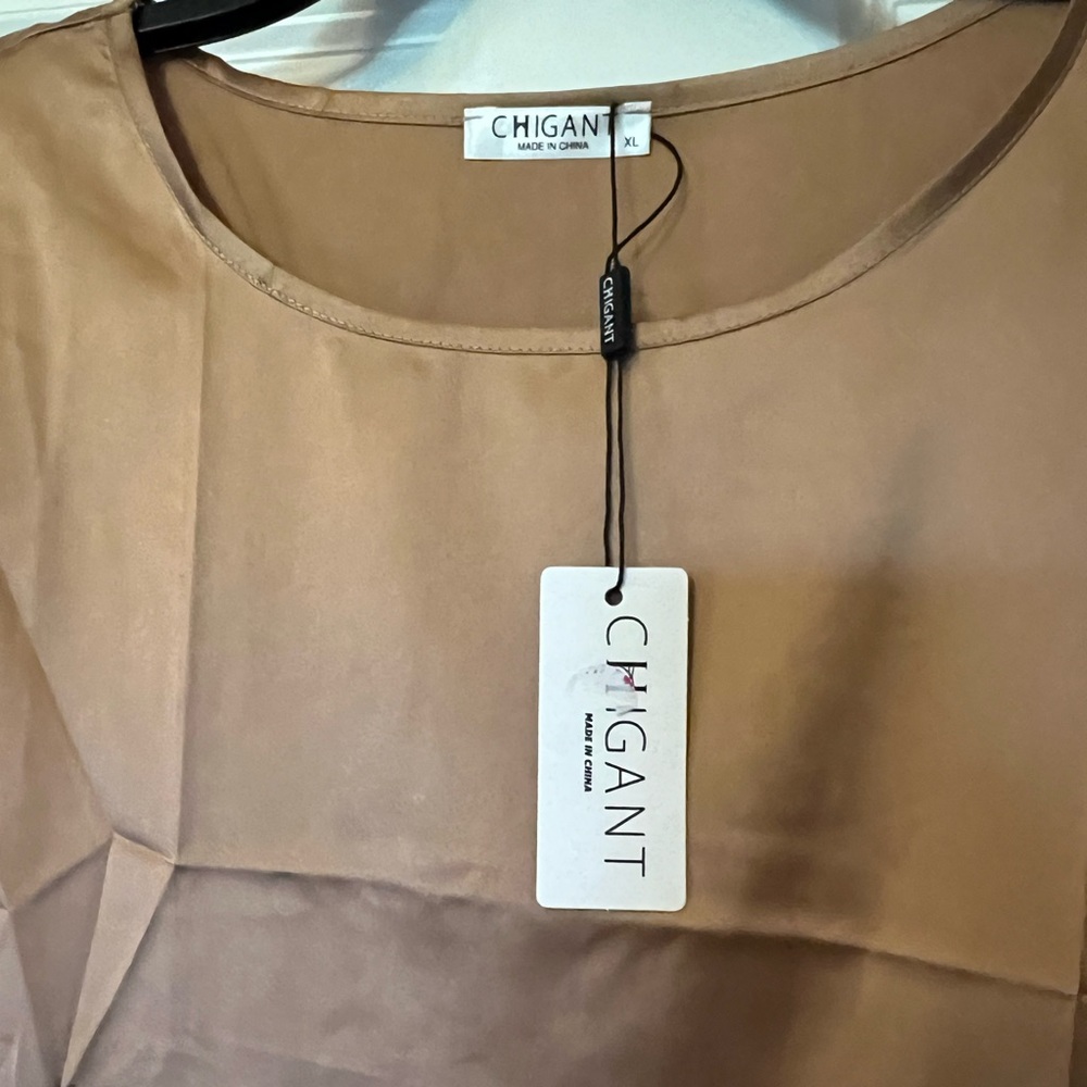 NEW! Amazon Women’s‎ Satin Silk Short Sleeve Blouse - Picture 7 of 7